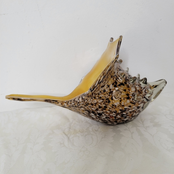 Blown Art Glass Seashell - Picture 1 of 15